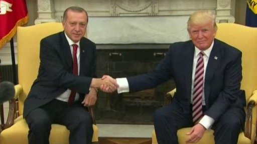 Recep Tayyip Erdogan absolutní vítěz voleb