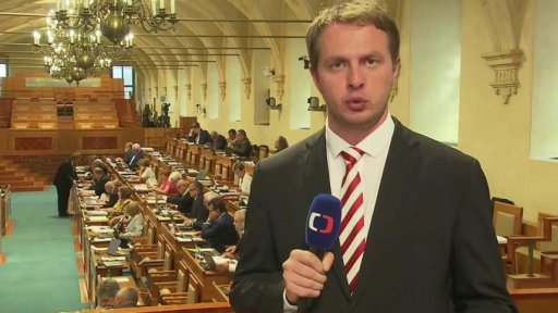 Poprvé jednala vláda s důvěrou Poslanecké sněmovny