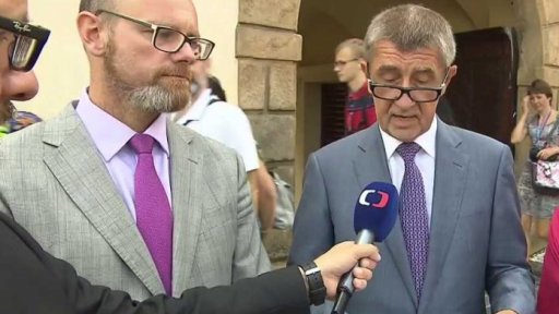 Platy nepedagogických pracovníků ve školství porostou