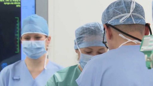 O platech zdravotníků se bude ještě jednat