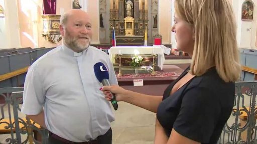 Trpaslík se svatozáří v Nepomuku