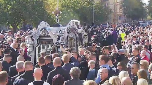 Omezení v pražské dopravě kvůli smutečnímu průvodu