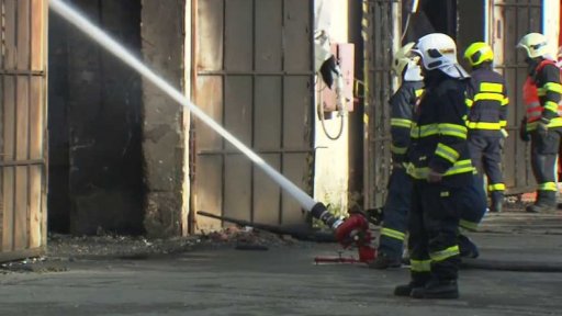 Manévry kvůli požáru elektroodpadu