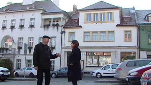 Kde se pád režimu neslaví