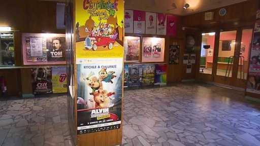 Stará křesla do kina Mír v Opavě