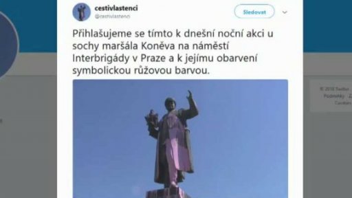 Čištění sochy maršála Koněva