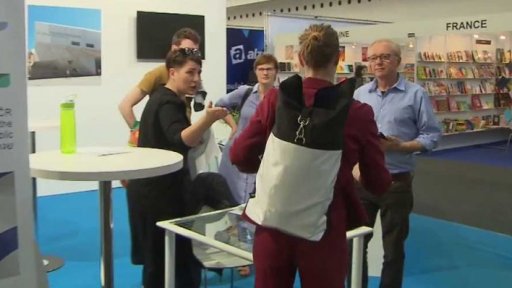 Přijde kůň do baru