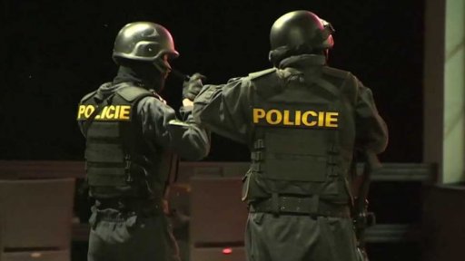 Černá komedie o falešném komandu