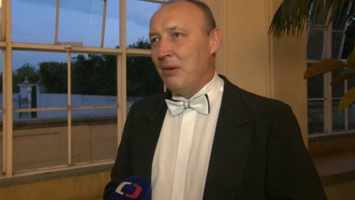 Ze skleníku koncertním sálem