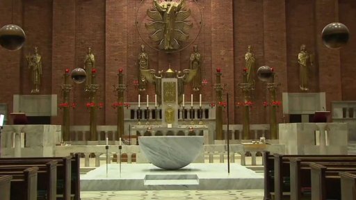 Nový oltář v kostele Nejsvětějšího srdce Páně