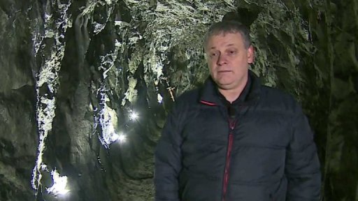 V bývalém krytu v Kuřimi vznikla expozice připomínající válku