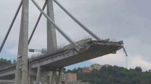 Zřícení mostu v italském Janově