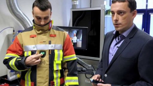 Prototyp odlehčené verze hasičského obleku