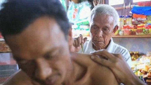 Tradiční tetování v Myanmaru