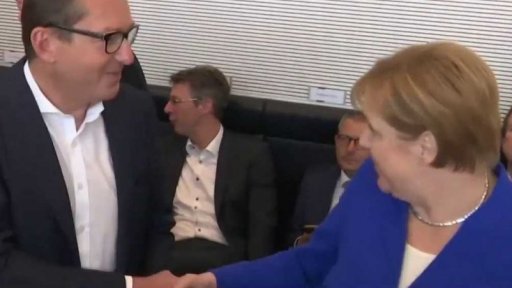 Politická krize v Německu eskaluje + rozhovor s V. Handlem