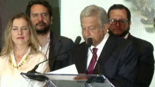 Revoluční prezidentská volba v Mexiku + rozhovor s J. Opatrným