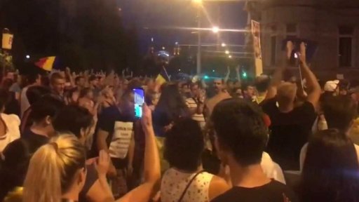 Rumunští emigranti proti rumunské vládě + rozhovor s M. Vítem