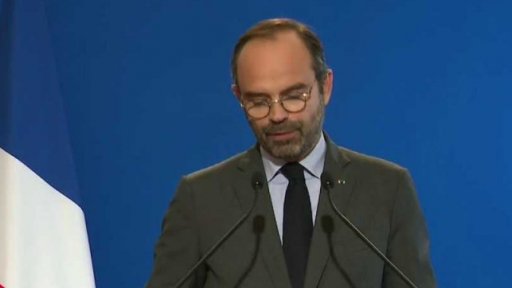 Ústupek francouzské vlády žlutým vestám