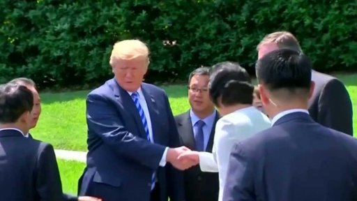 Otázky okolo summitu