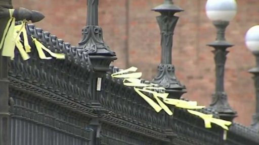 Žluté stužky proti úklidovým četám