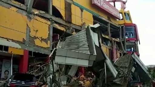 Ničivé zemětřesení v Indonésii