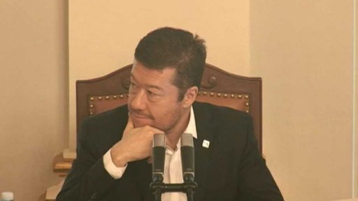 Poslanci T. Okamuru neodvolají