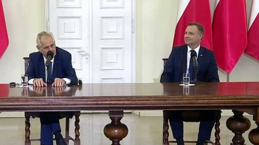 Zeman odkazuje na šéfa vojenského ústavu