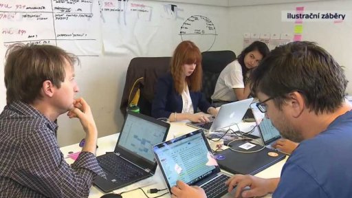 Málo žen ve vedoucích pozicích