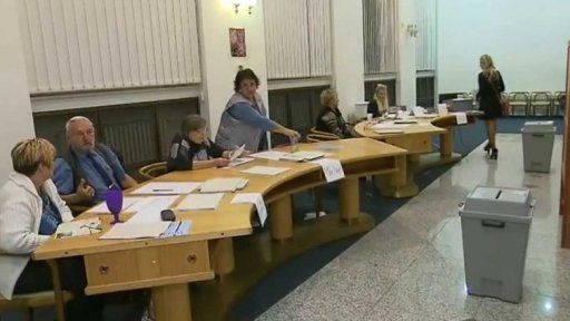 Začaly komunální a senátní volby