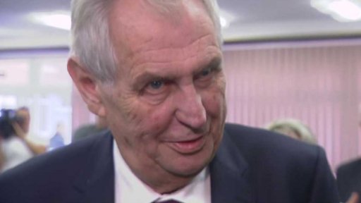 Prezident s manželkou odevzdali hlas