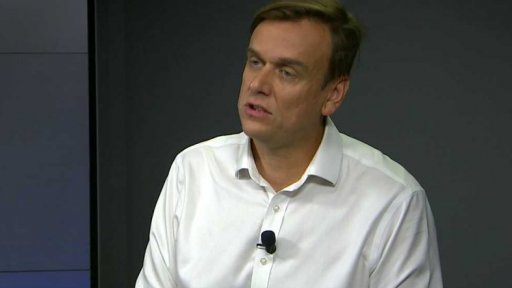 Média versus Google a Facebook