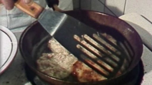 Mochovské mrazírny: bramborákové těsto s uzeninou (1983)