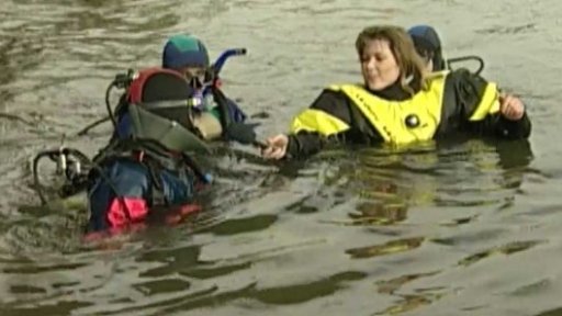 Potápěči ve Vltavě (1998)