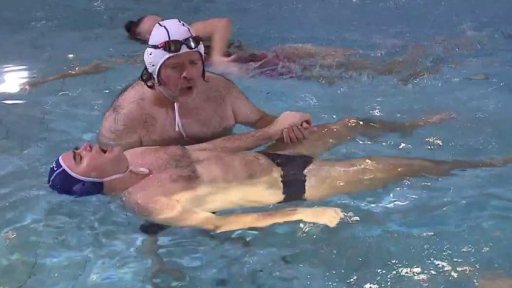 V Brně hrají operu v plaveckém bazénu