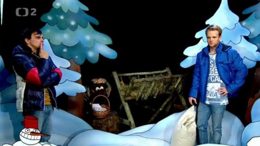 Mufikanti. Filip, Tomáš a Fámula - v převlečení za medvídě - zpívají v lese písničku „Holčička medvědí“.