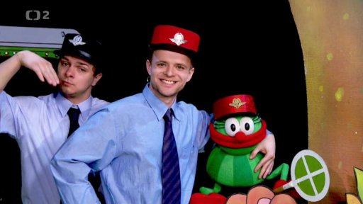 Filip a Tomáš zpívají písničku o legendárním strojvůdci Příhodovi…