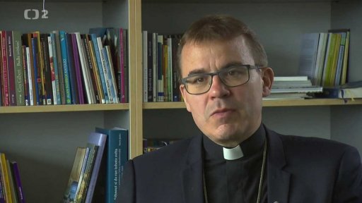 Rozhovor s biskupem Holubem o synodě o mládeži