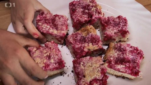 Rychlý koláč s rybízem a kokosovou drobenkou