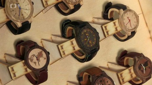 Dřevěné hodinky