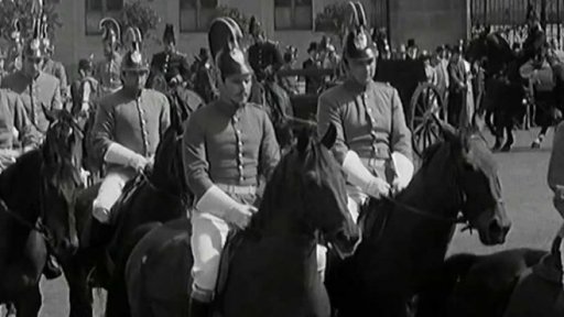 Švadrona hulánů na Hradčanském náměstí