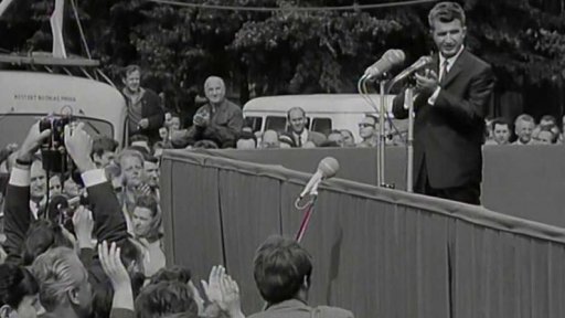 Nicolae Ceaušescu a rumunská delegace v Praze