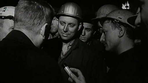 Josef Smrkovský mezi Škodováky v Plzni