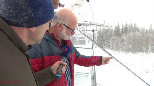 Na mnoha místech Šumavy leží více než metr sněhu