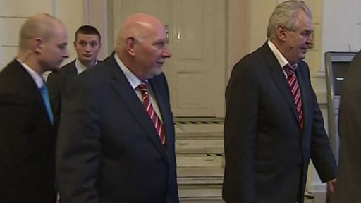 Prezident podepsal zrušení karenční doby