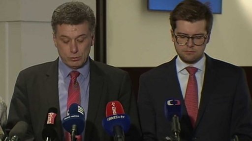 Část senátorů chystá ústavní žalobu na prezidenta