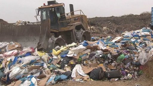 Konec skládkování v Česku se odkládá