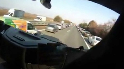 Správný příklad vytvoření záchranářské uličky