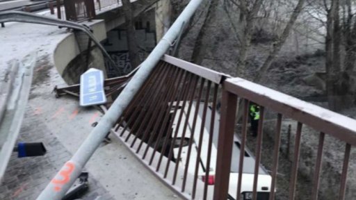 Nehoda autobusu v Mělníku