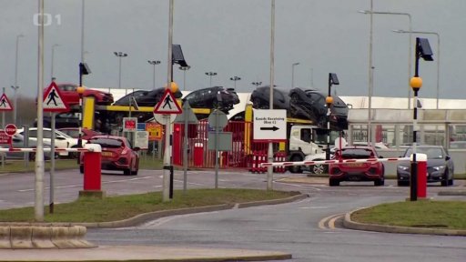 Zavírání továren v Británii