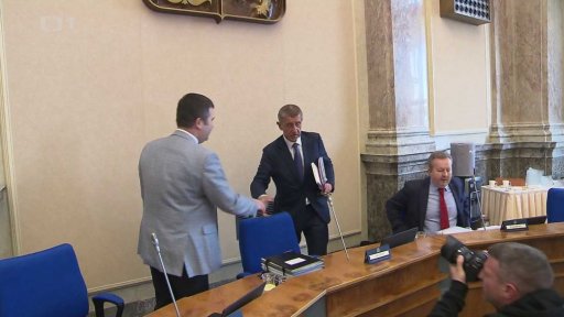 Jednání o budoucnosti menšinového kabinetu